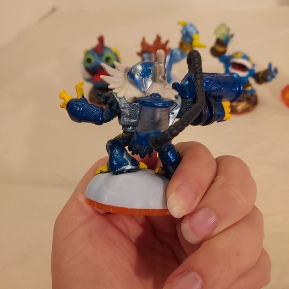 Lot of FIVE (5) Activision Skylanders Giants 2012 Action Figure Toys - Picture 3 of 16